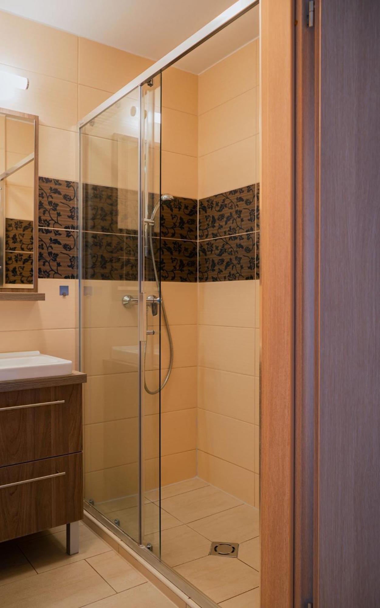 Zafir Apartman Sárvár Εξωτερικό φωτογραφία