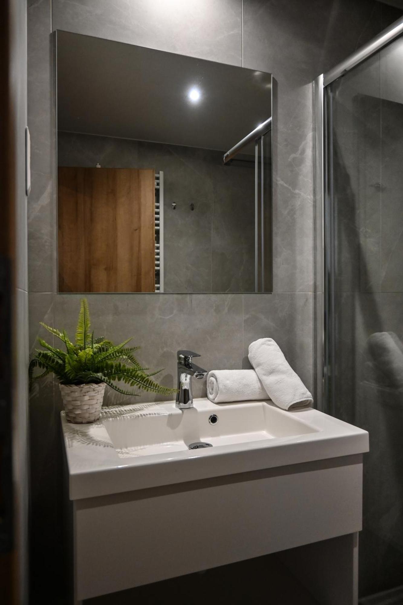 Zafir Apartman Sárvár Εξωτερικό φωτογραφία